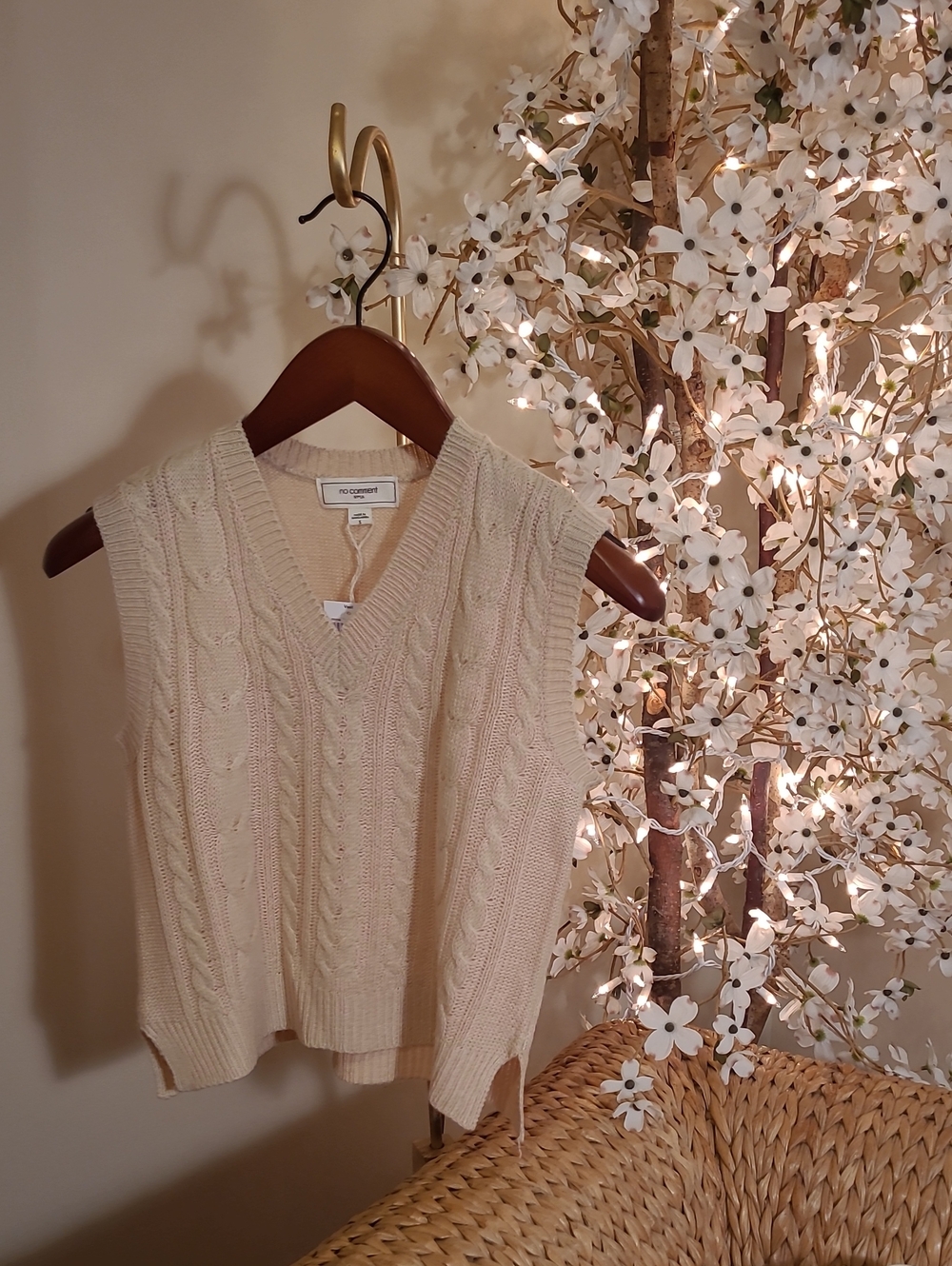 NWT Cream/Light Tan Cable Knit Split Hem Sweater Vest